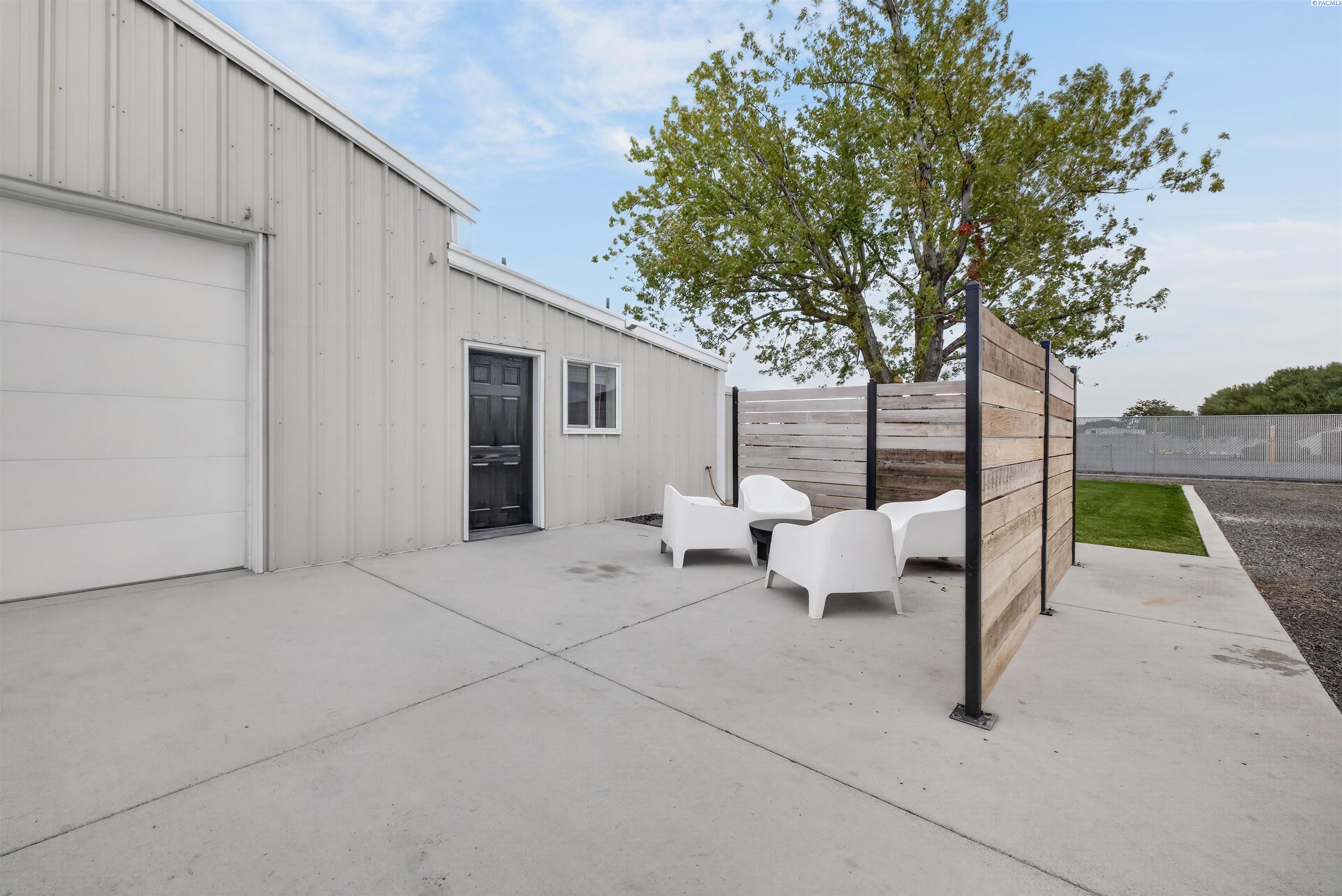 2467 Hanson Loop