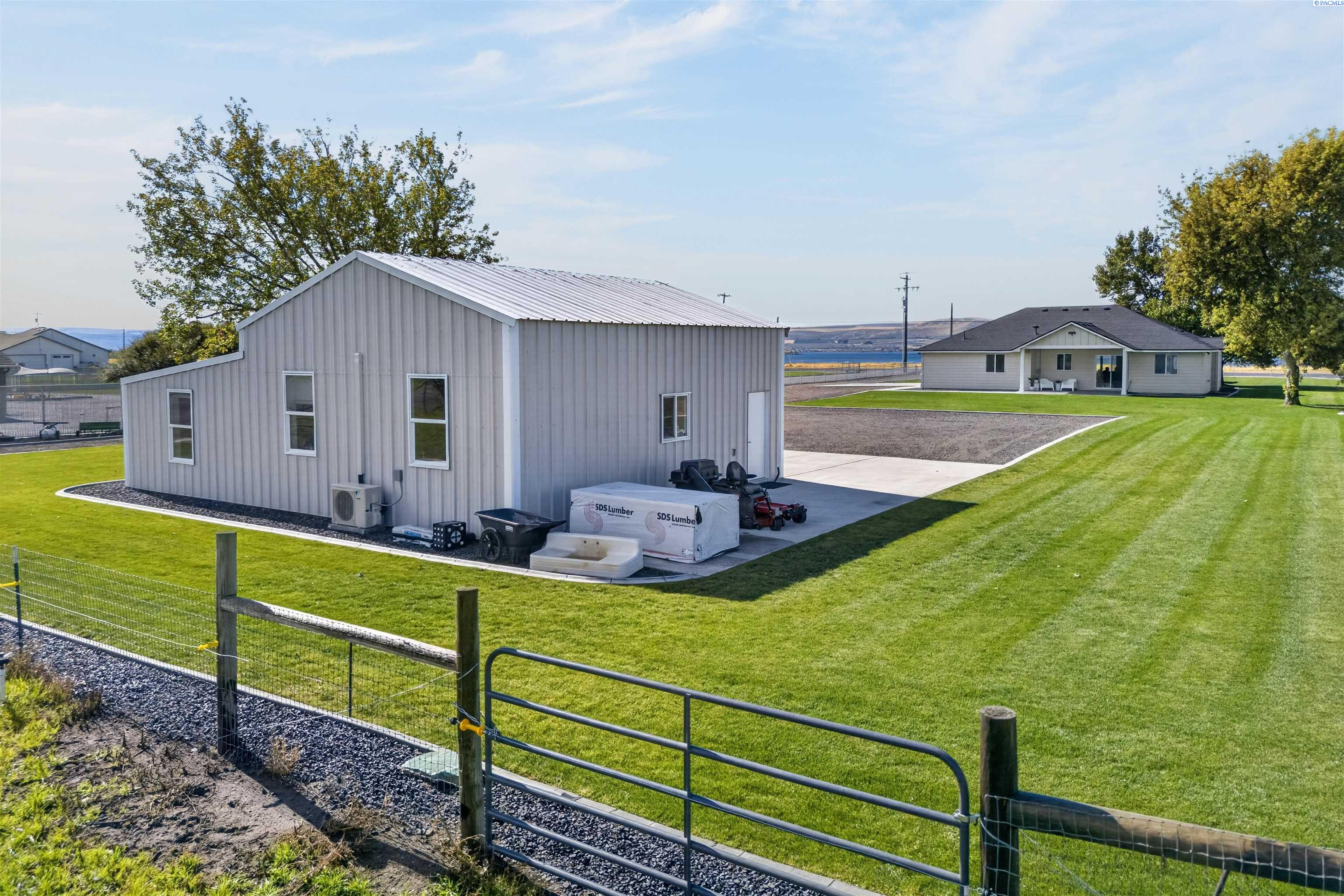 2467 Hanson Loop