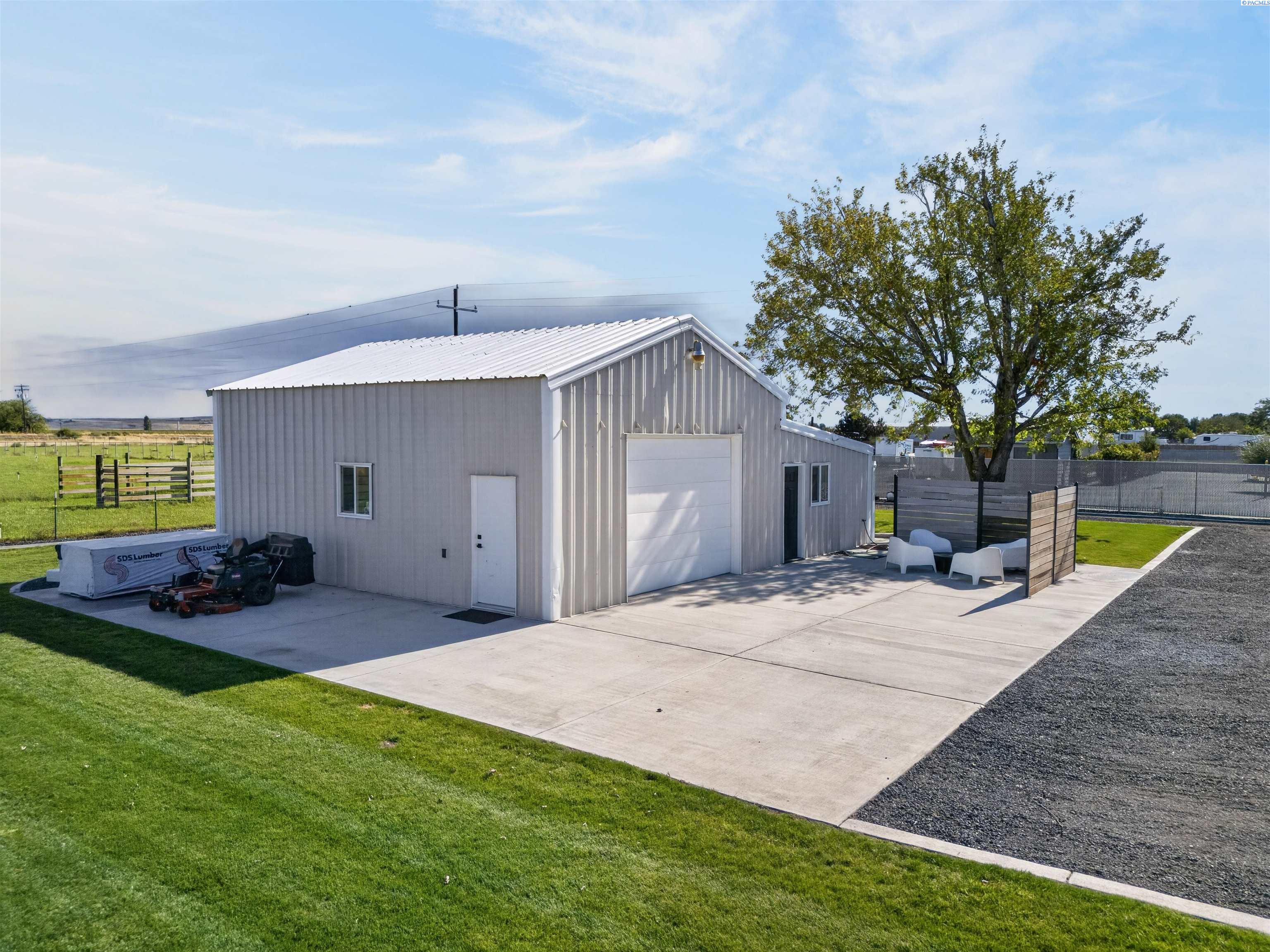 2467 Hanson Loop