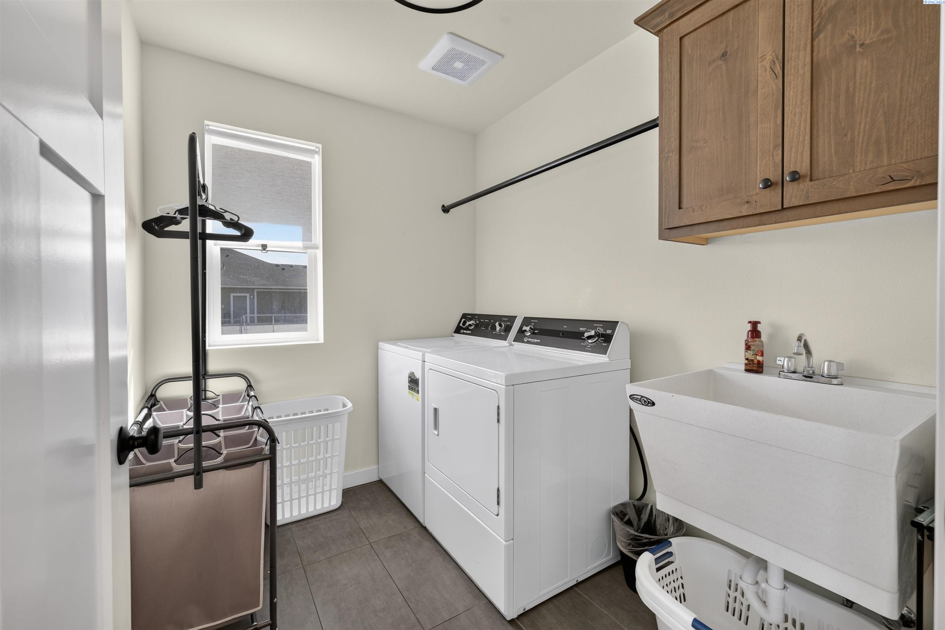 2467 Hanson Loop