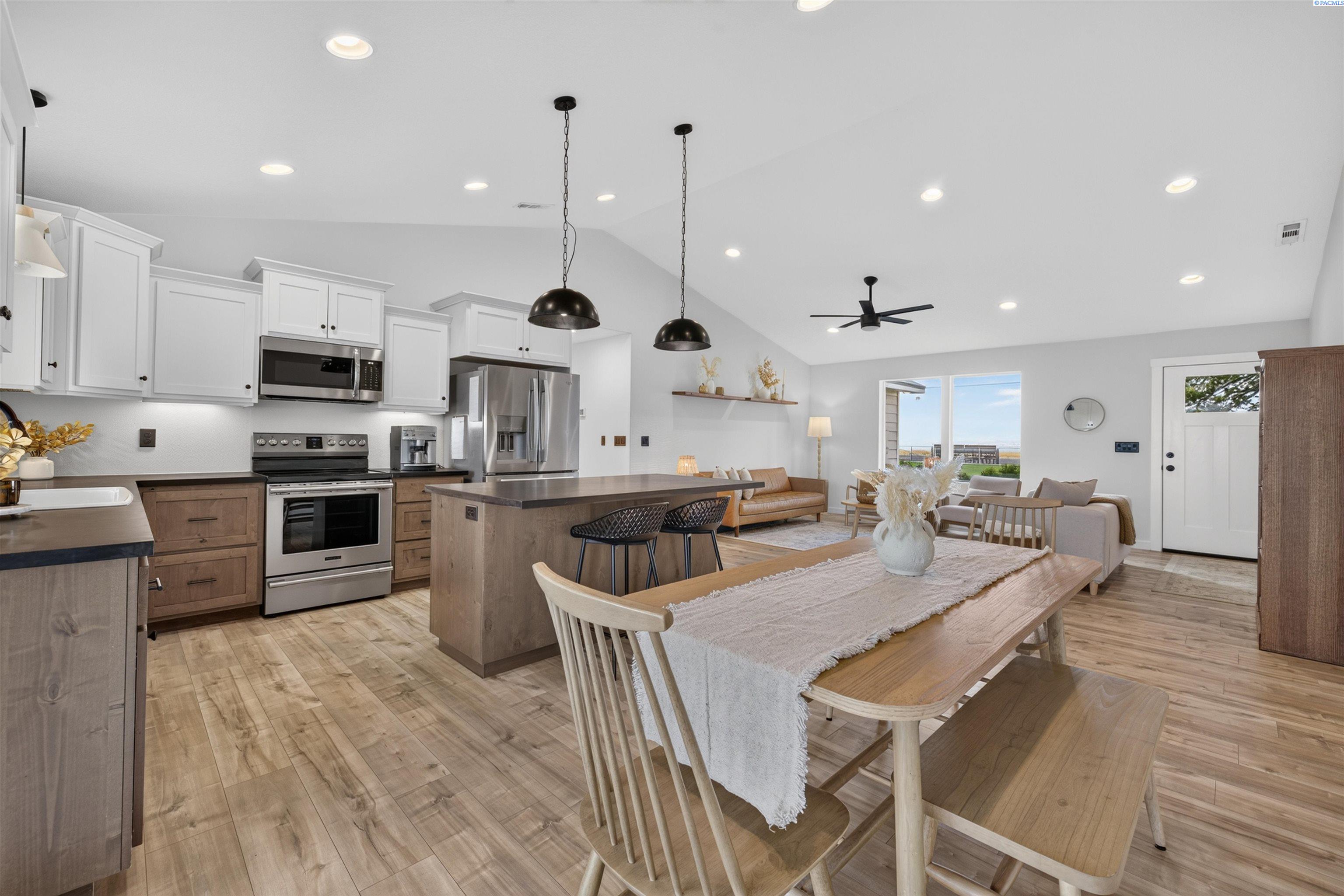 2467 Hanson Loop