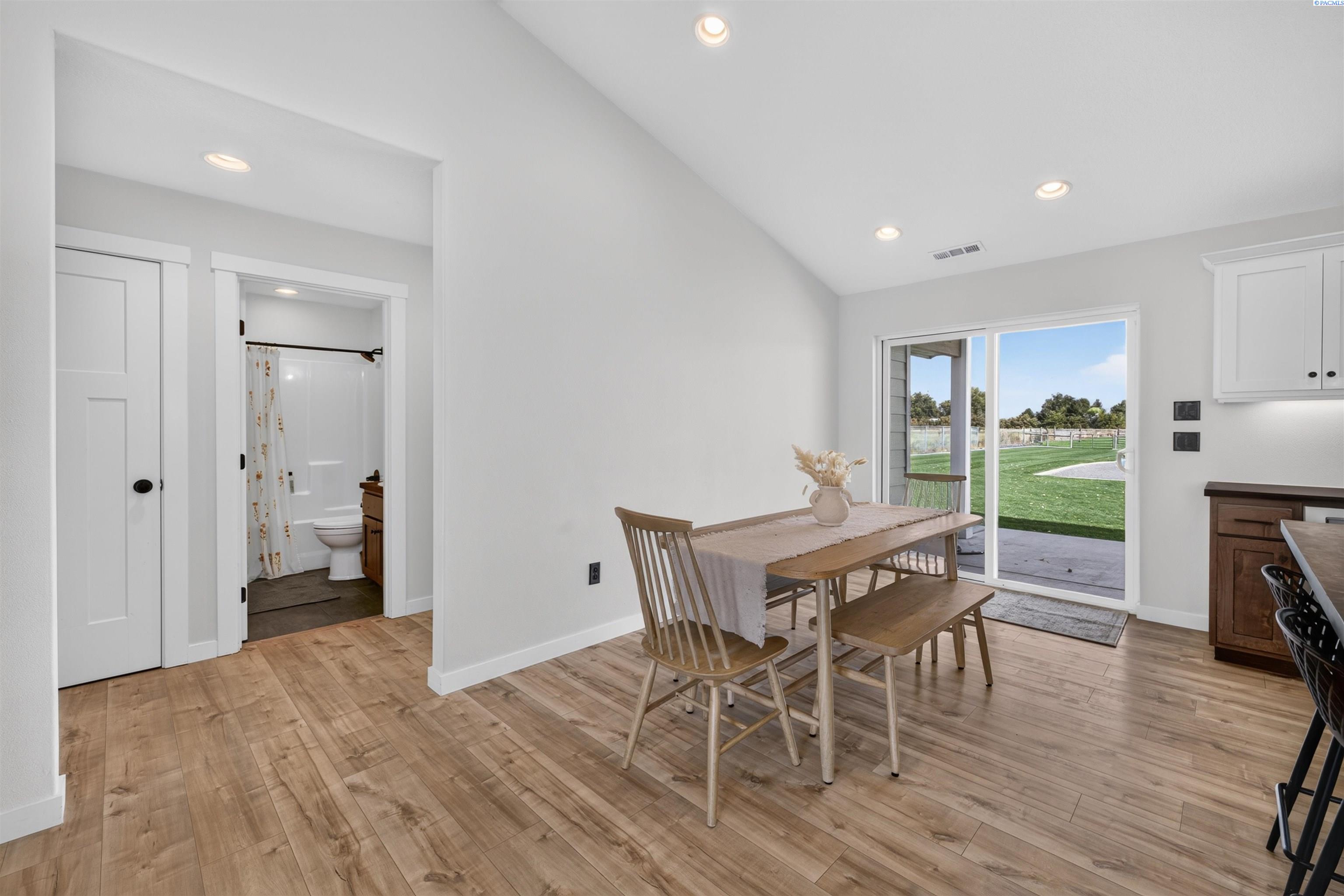 2467 Hanson Loop