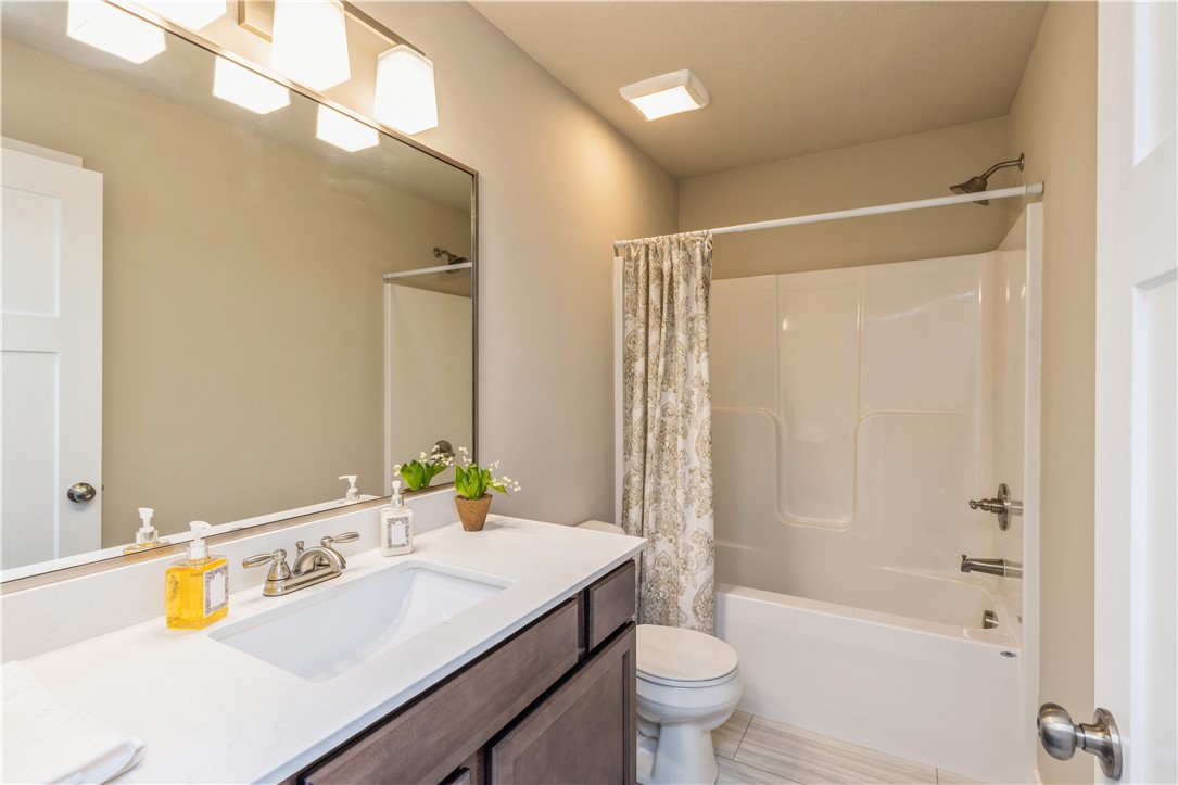 3403 NW Stratford Lane