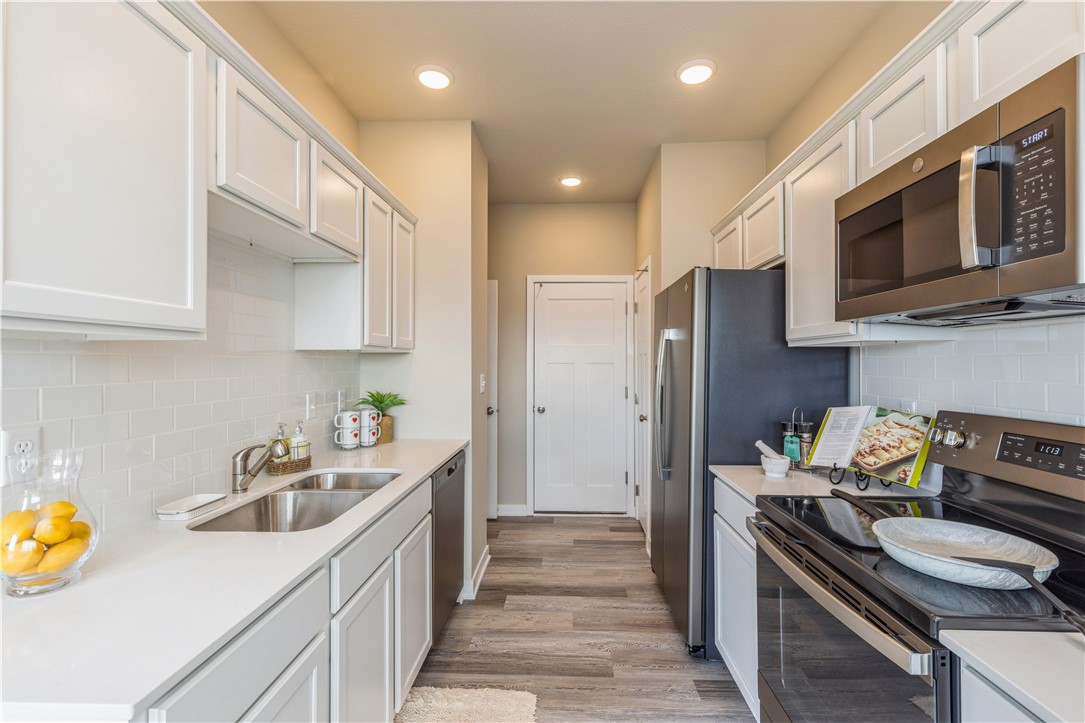 3403 NW Stratford Lane