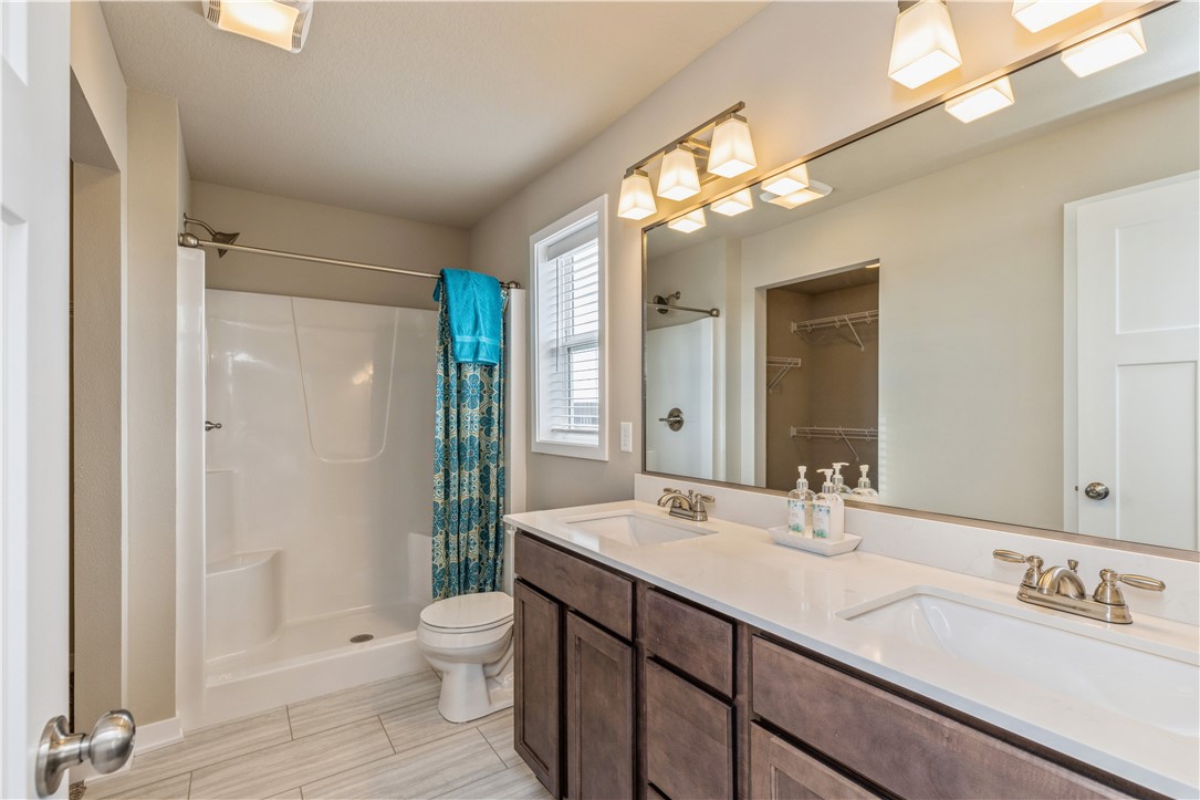 3403 NW Stratford Lane