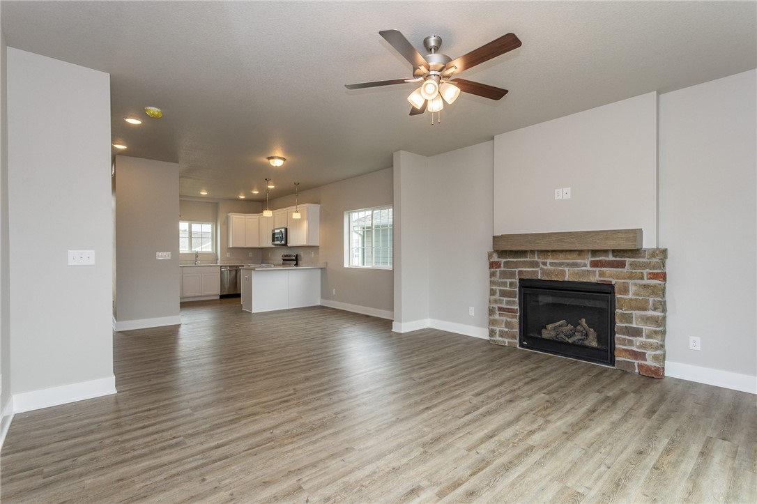 2933 Prairieside Place