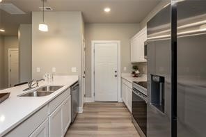 250 NW Greenway Place