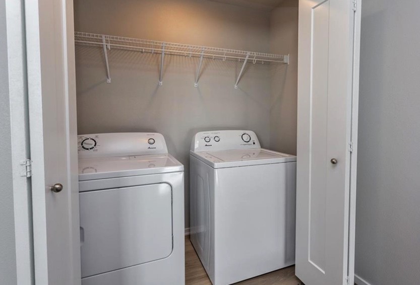 250 NW Greenway Place