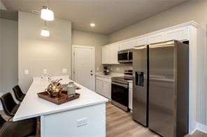 250 NW Greenway Place