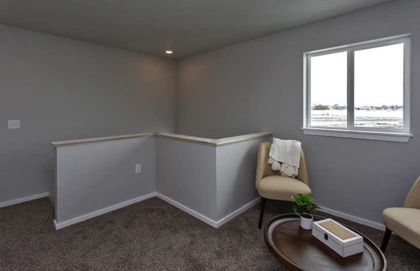 250 NW Greenway Place