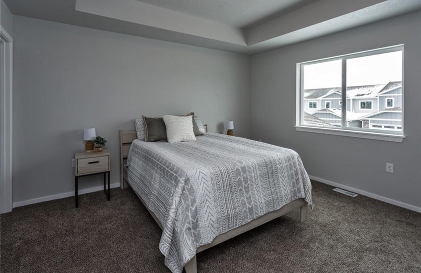 250 NW Greenway Place