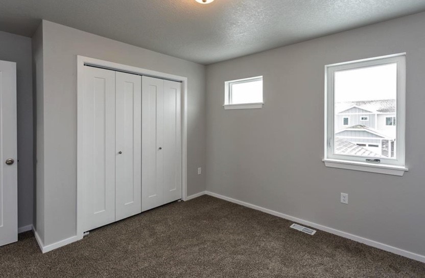 250 NW Greenway Place