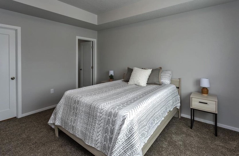 250 NW Greenway Place