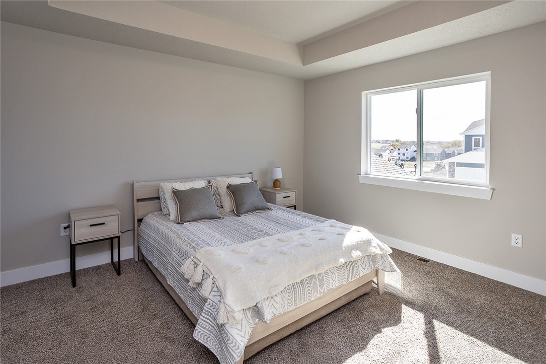 211 NW Greenway Place