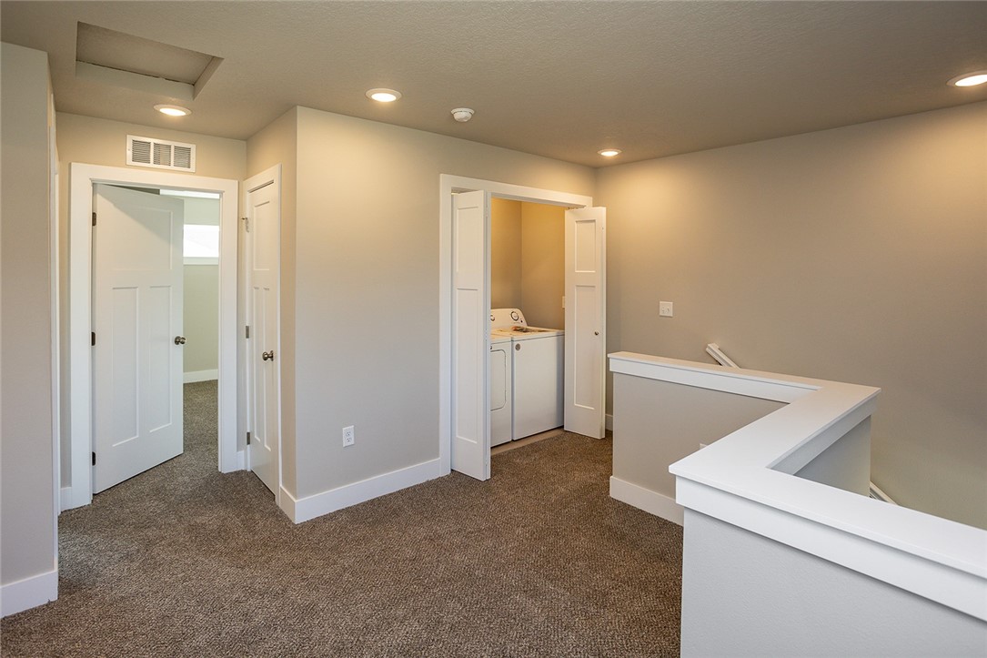 211 NW Greenway Place