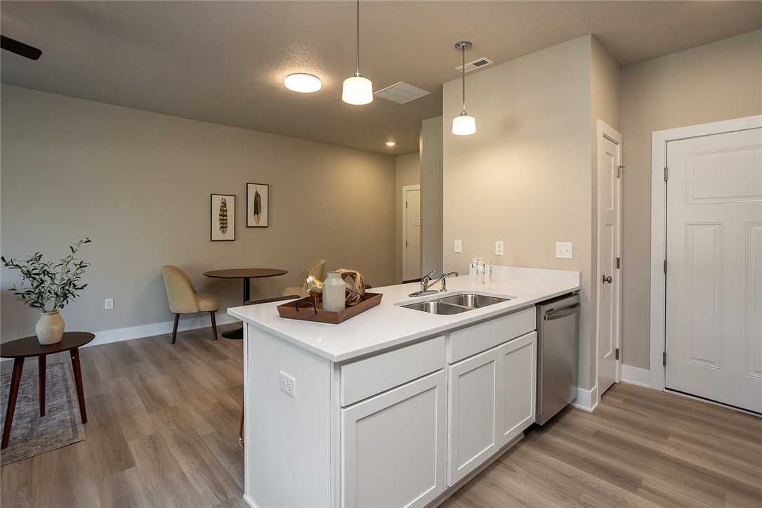 209 NW Greenway Place