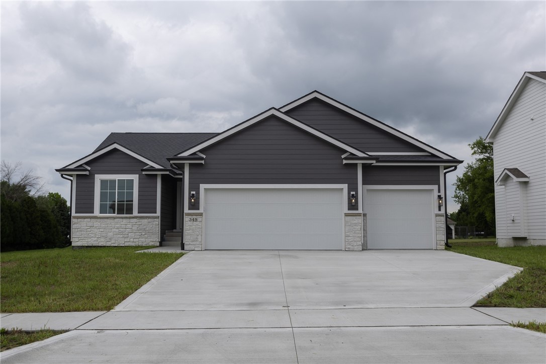 345 NW Woodmoor Drive