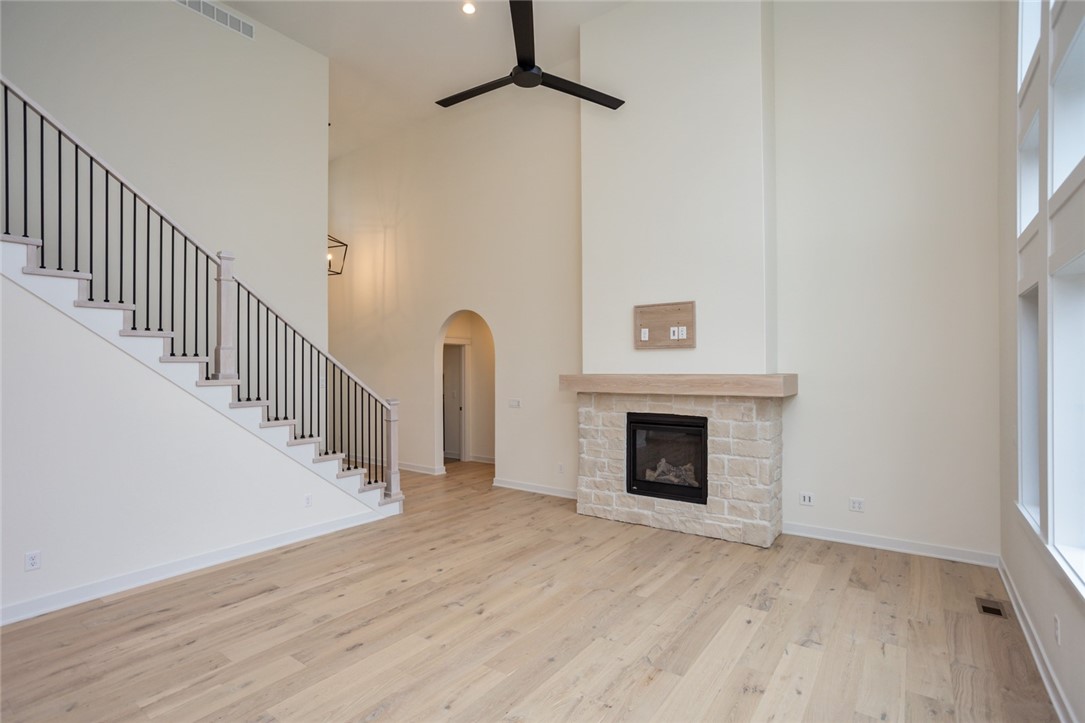 230 NW Lavelle Drive