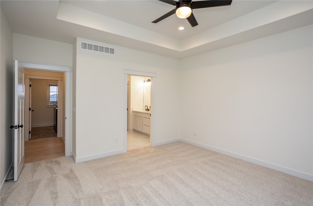 230 NW Lavelle Drive