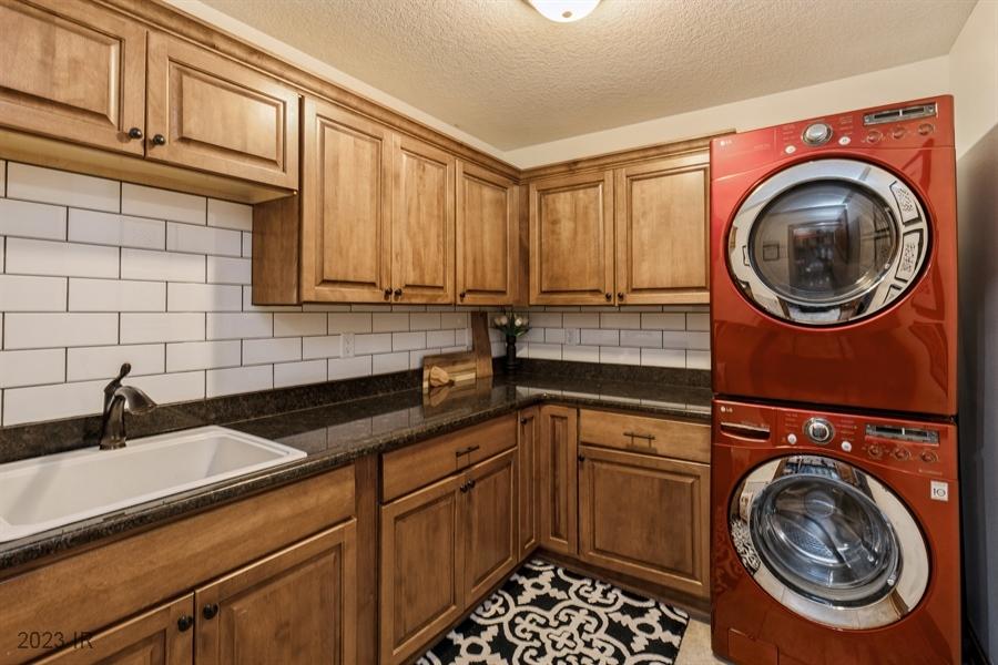 5503 Glen Oaks Point