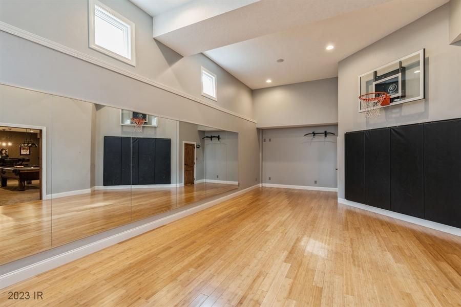 5503 Glen Oaks Point