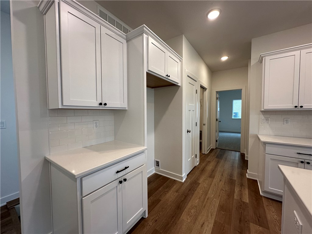 625 Plainside Avenue