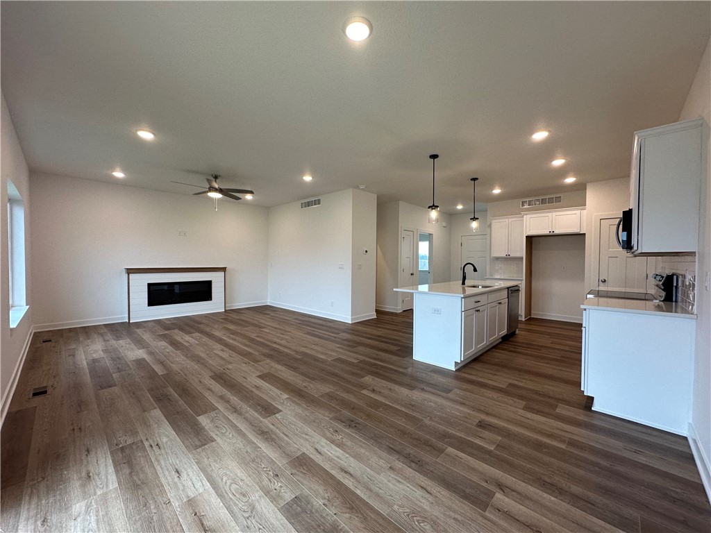 625 Plainside Avenue