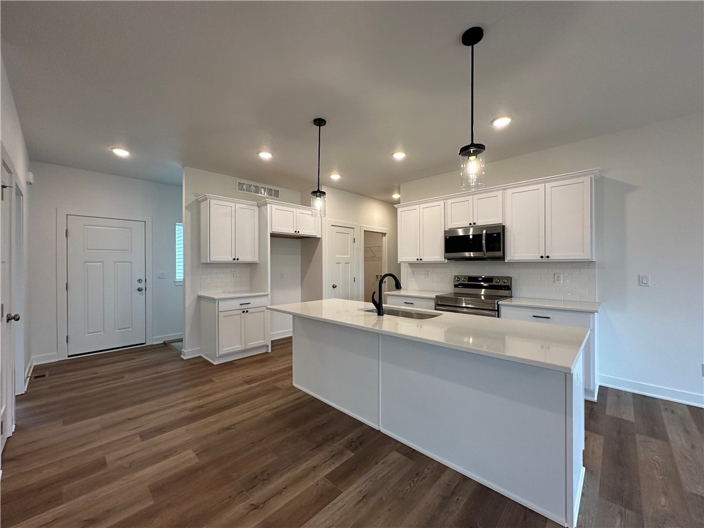 625 Plainside Avenue