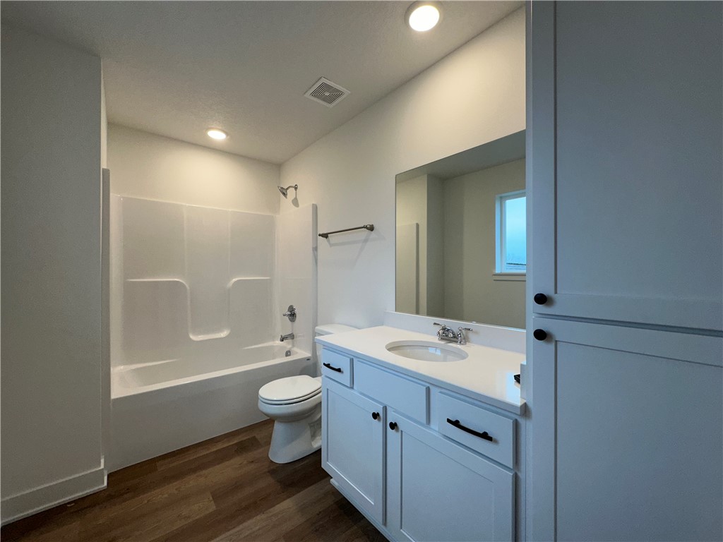 709 Plainside Avenue