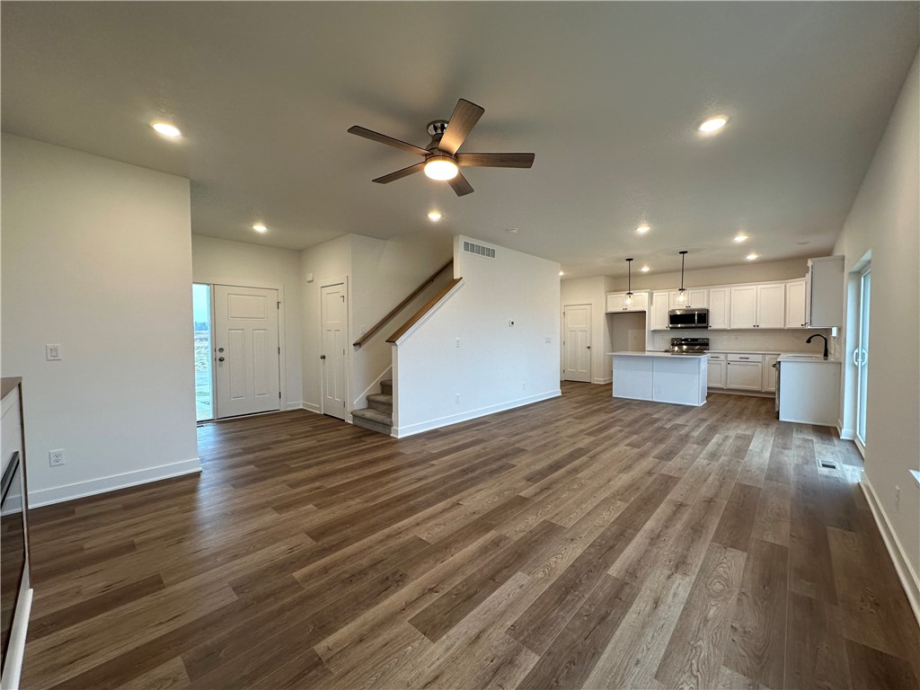 709 Plainside Avenue