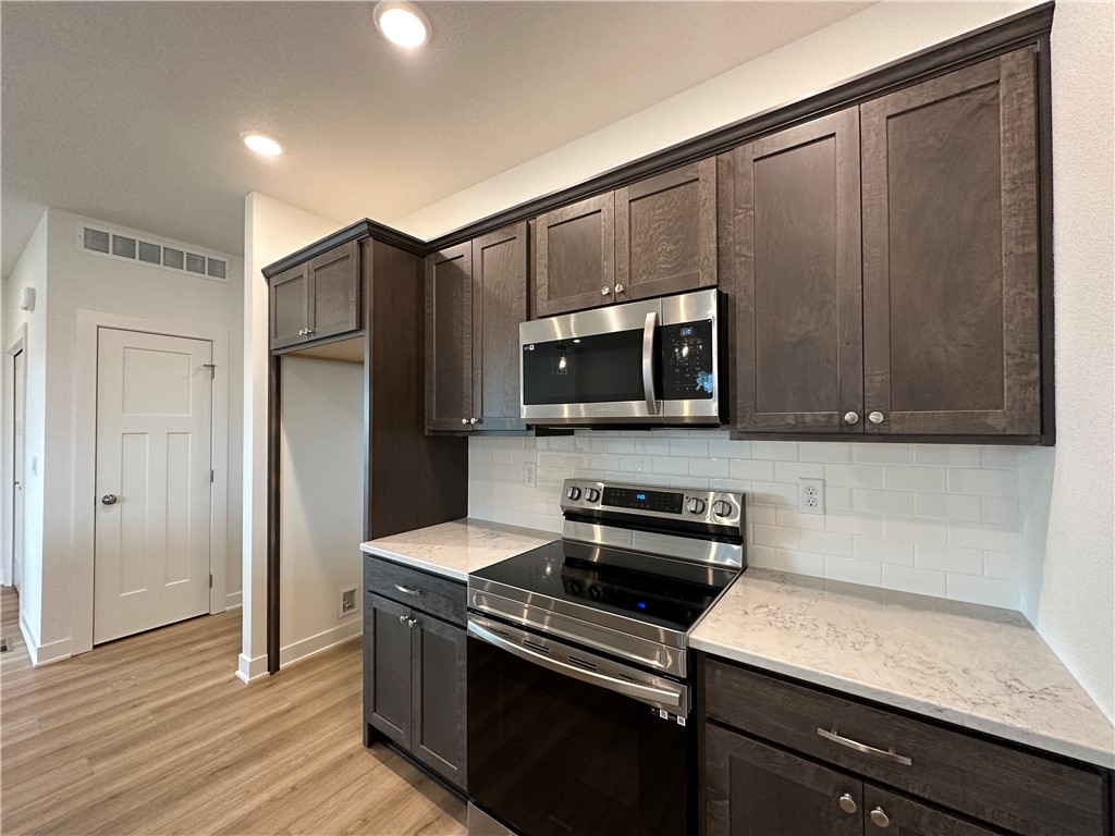 713 Plainside Avenue