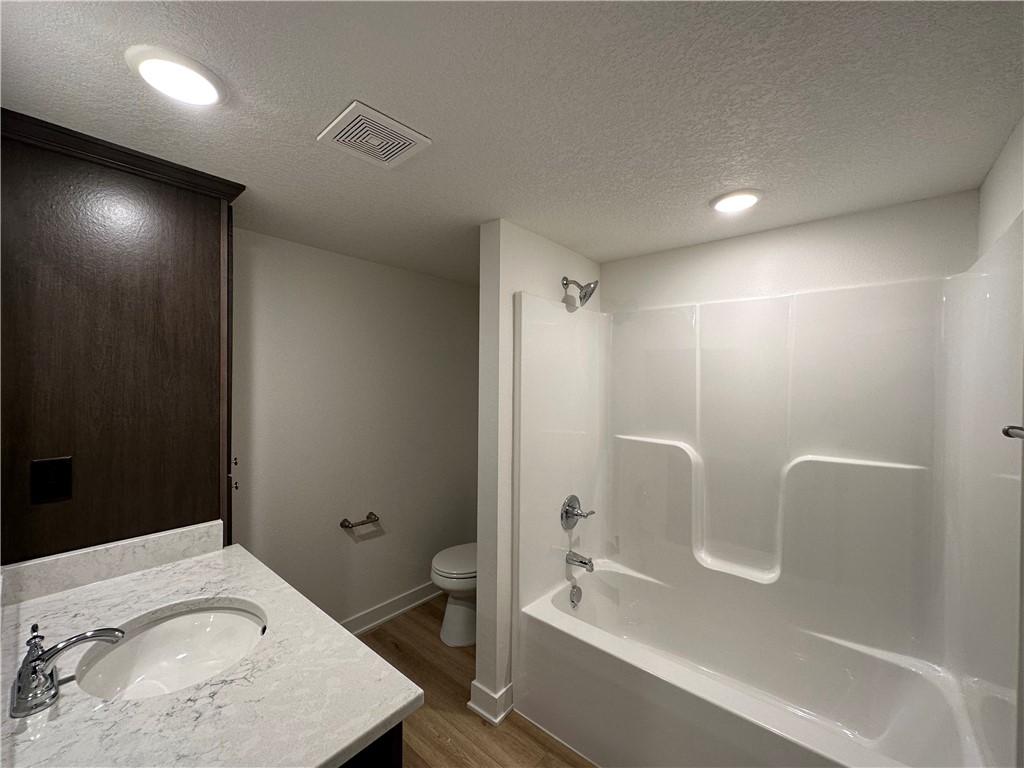 713 Plainside Avenue