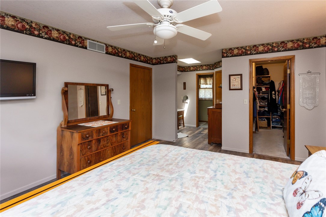 301 NW Westwood Street