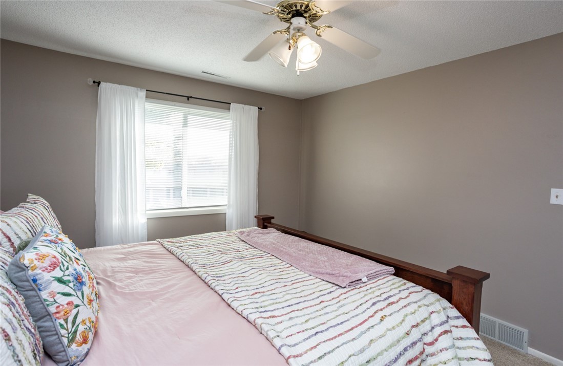 4825 Woodland Avenue 8