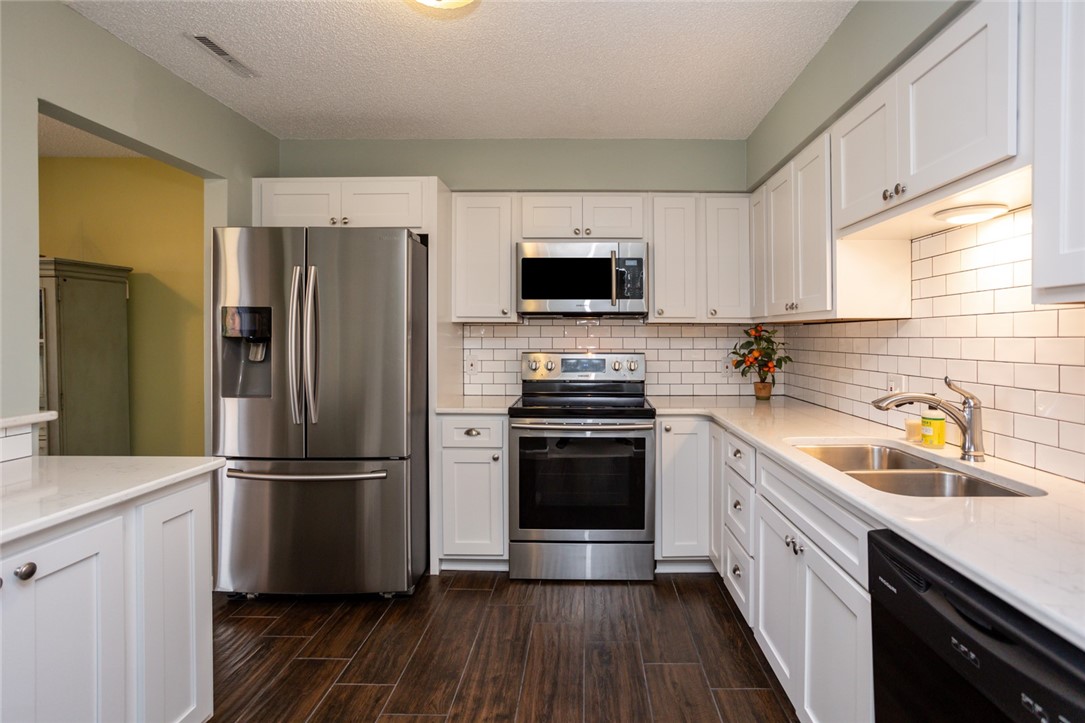 4825 Woodland Avenue 8