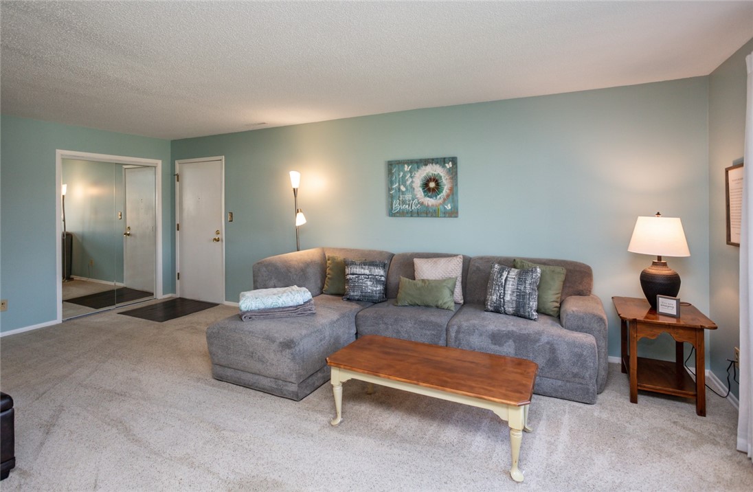 4825 Woodland Avenue 8