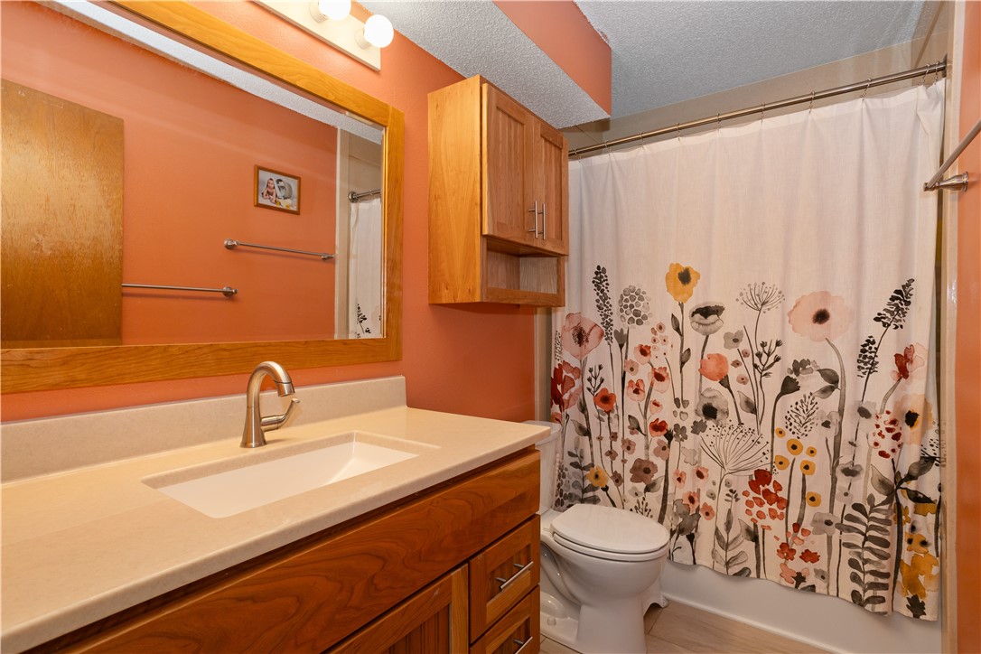 8418 Ridgeview Drive