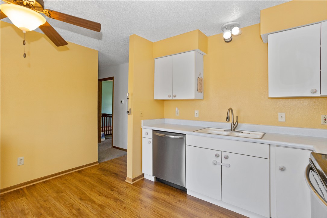 8418 Ridgeview Drive