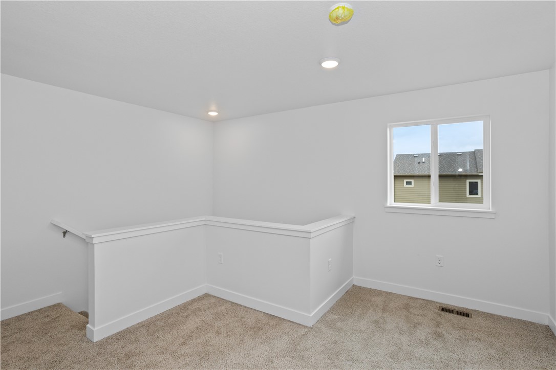 263 NW Waverly Drive