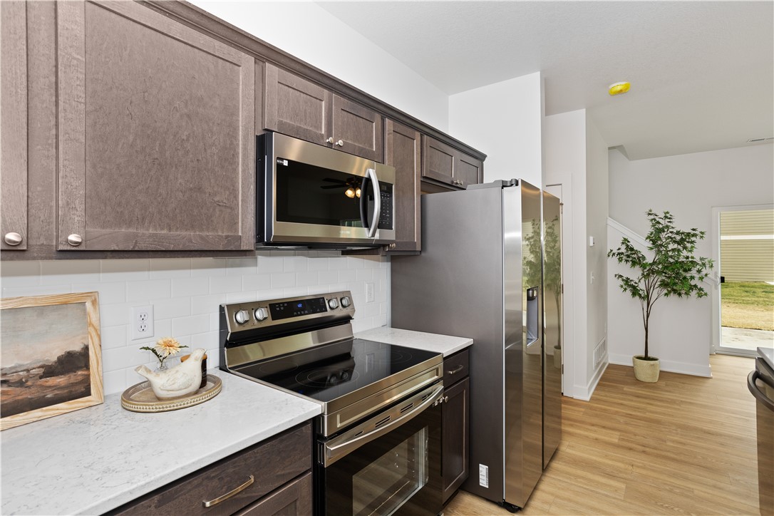 275 NW Waverly Drive