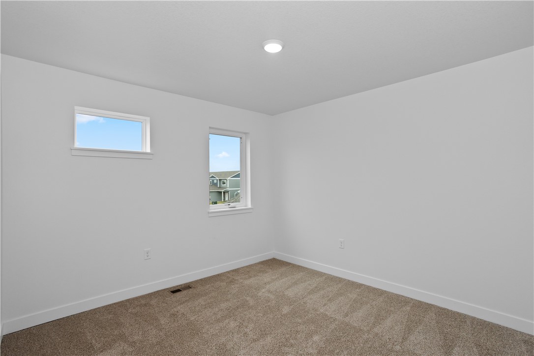 275 NW Waverly Drive