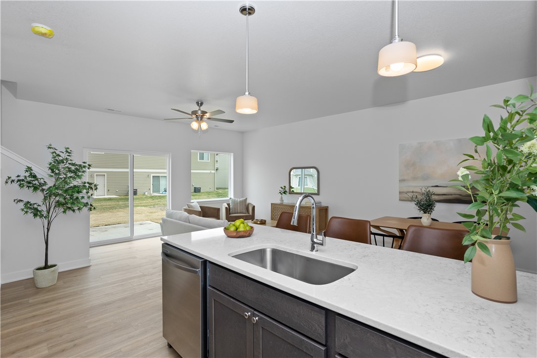 275 NW Waverly Drive