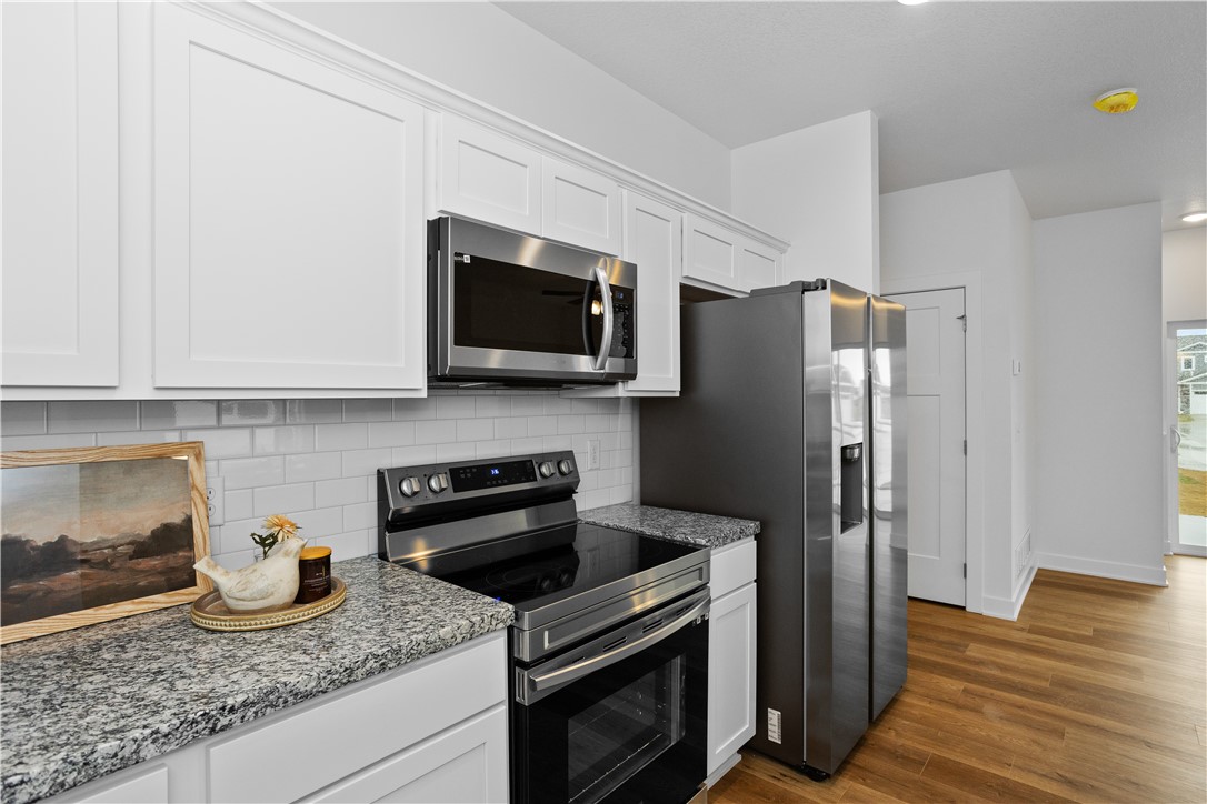 270 NW Waverly Drive