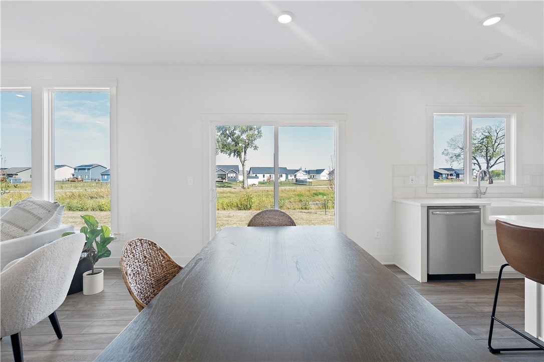 205 Creekside Drive SW