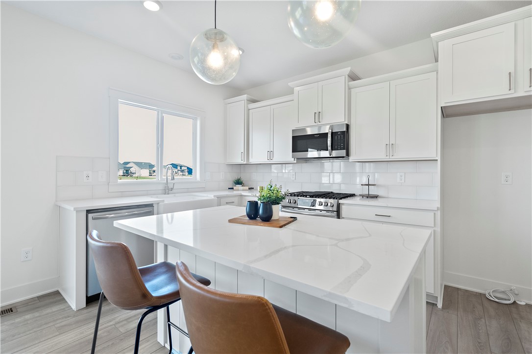 205 Creekside Drive SW