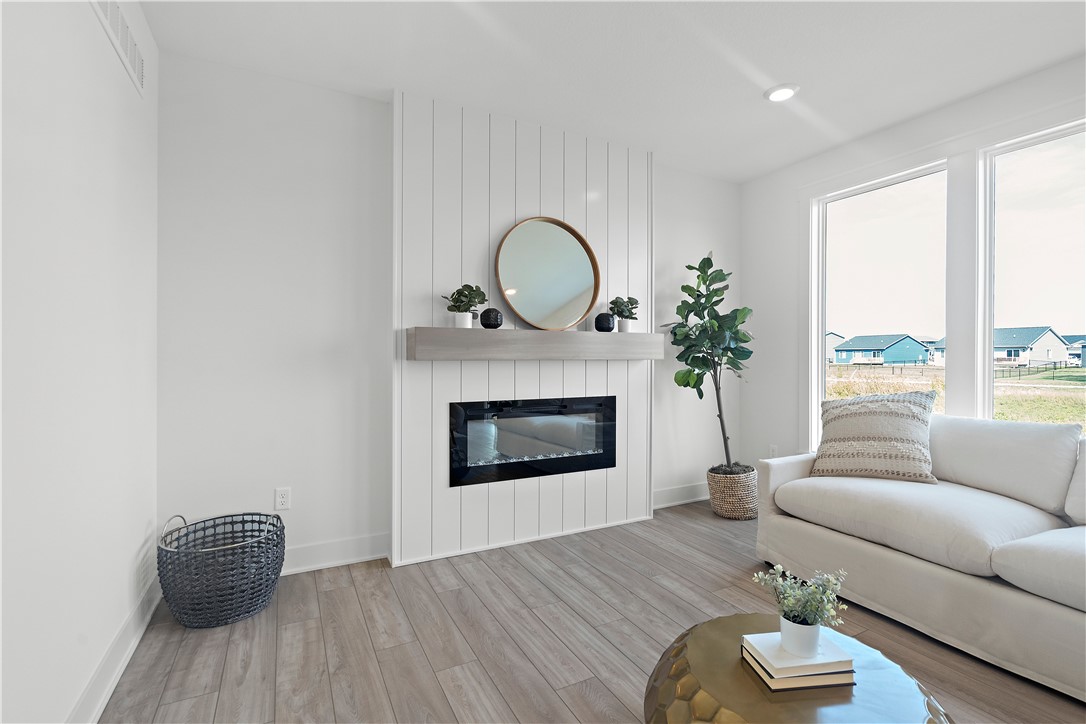 205 Creekside Drive SW