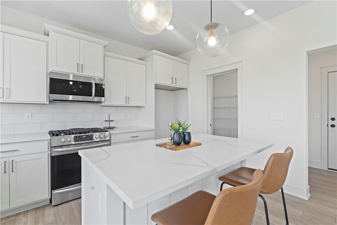 205 Creekside Drive SW