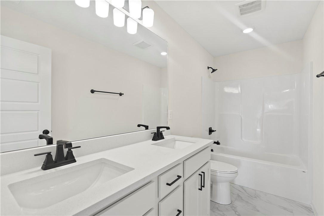 205 Creekside Drive SW