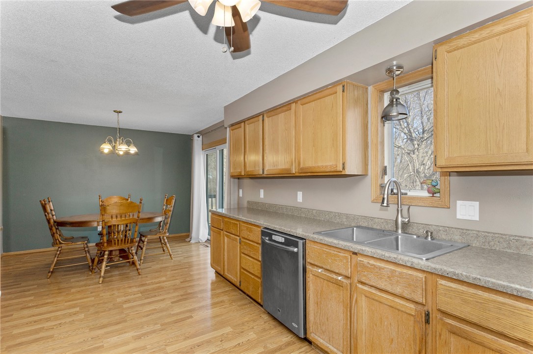 2312 E Caulder Court