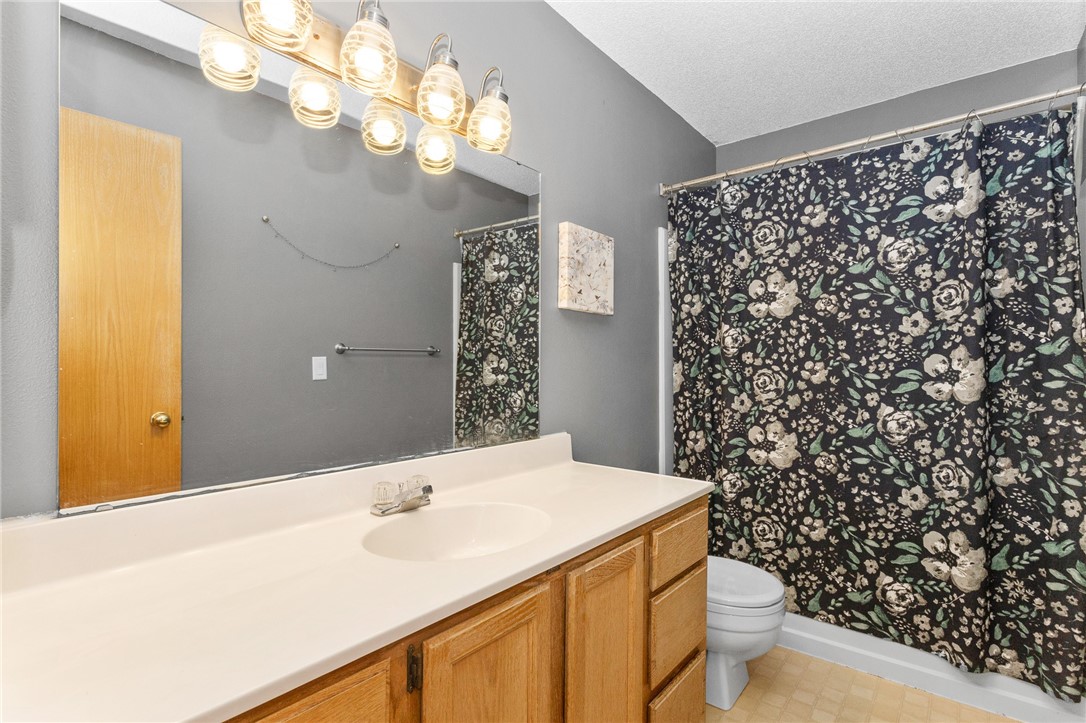 2312 E Caulder Court